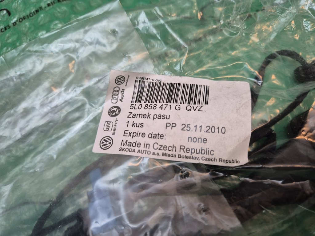 Škoda Yeti zámek bezpečnostního pásu - 12