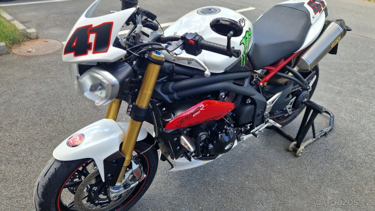 Triumph Speed Triple R - 12