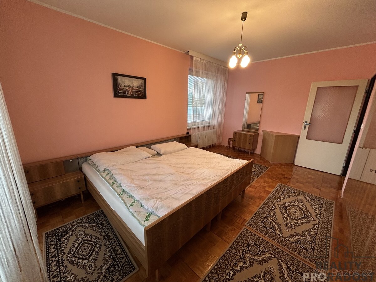 Pronájem bytu 3+1 balkon, sklep, parkování, Hodonín, Byt 3+ - 12