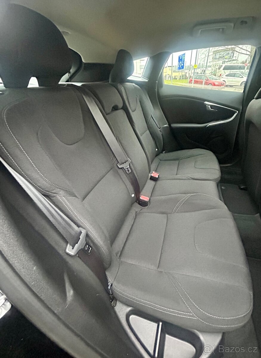 VOLVO V40 1.6T2 BENZIN-Bi XENON-COCKPIT-PDC-SERVISKA - 12