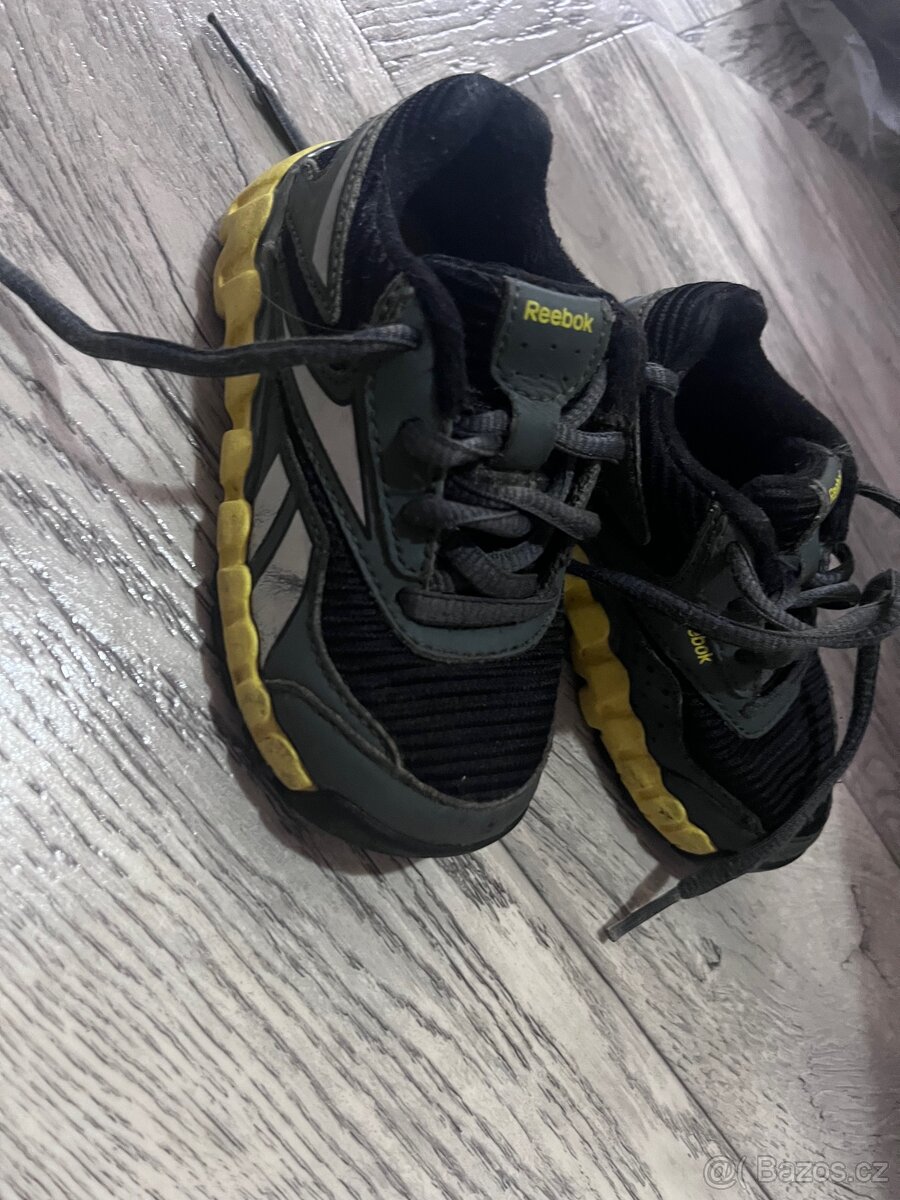 Značkové oblečení a boty - 12