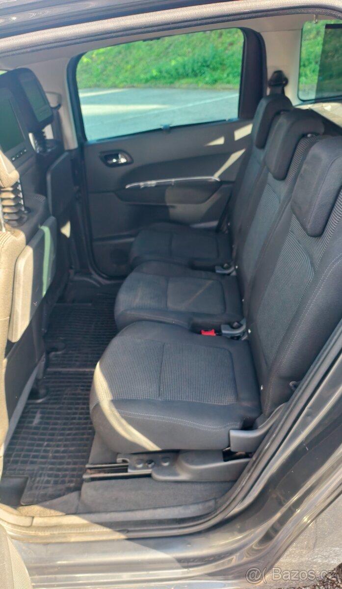 Peugeot 5008 1.6Hdi 7-mistny - 12