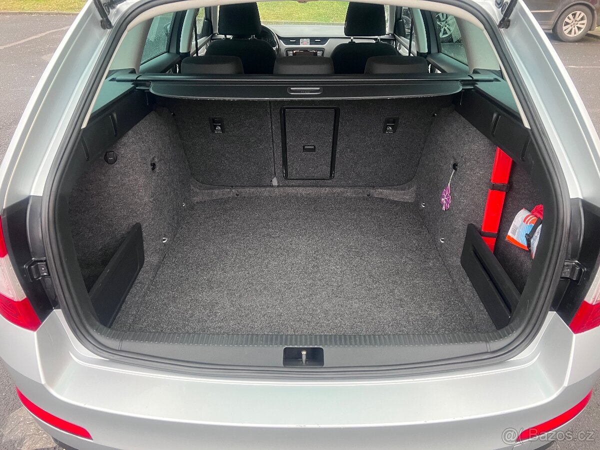 Škoda Octavia Combi 3 1,6tdi 77kw DSG, 170tkm, Panorama. - 12