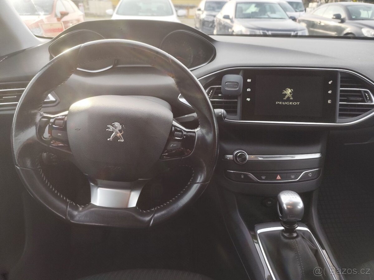 Peugeot 308 SW 1.2i,96kw.PureTech.R.V.7/2014.STK Nová - 12