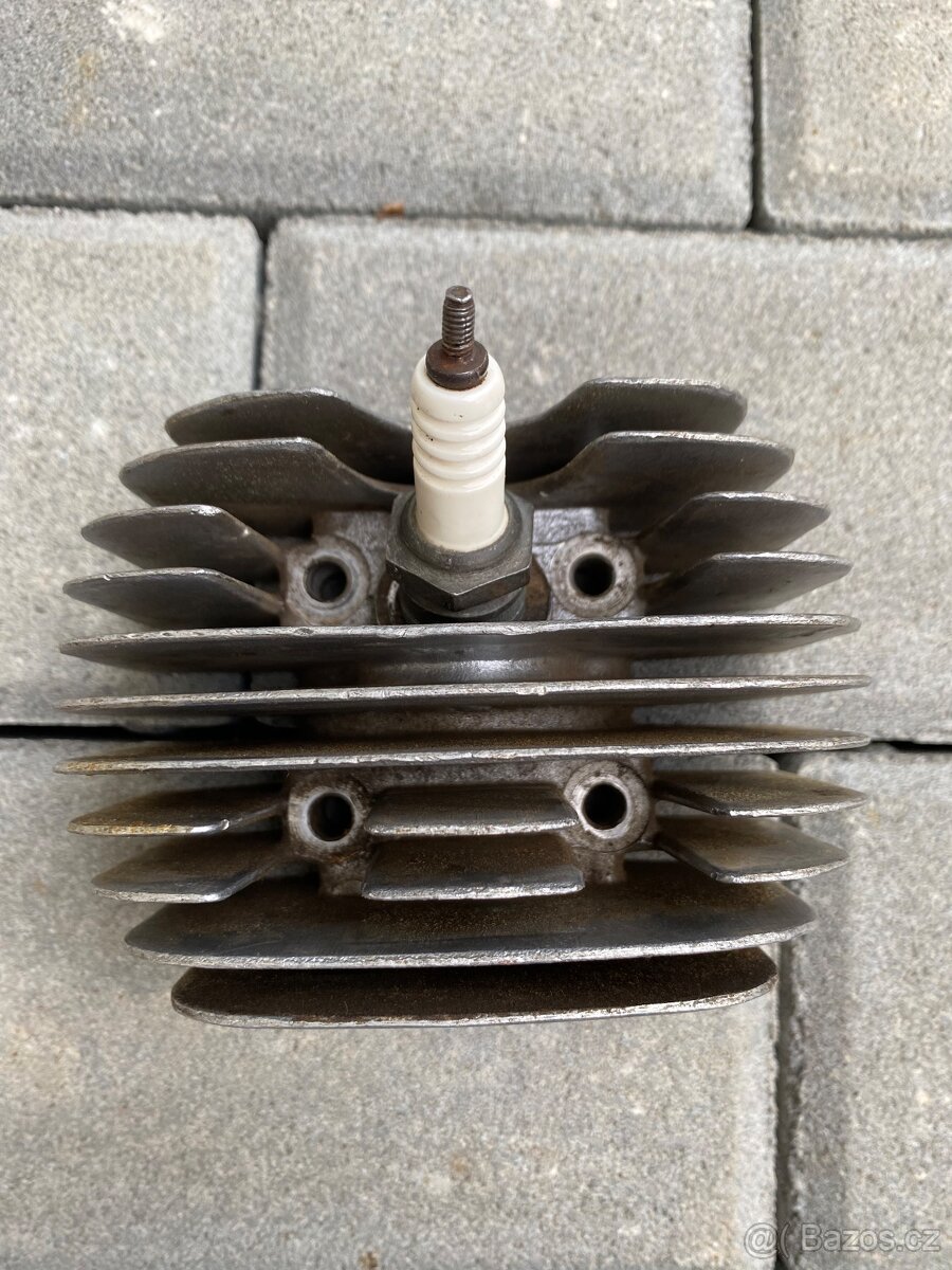 Hlava válce Jawa Pionýr - 12