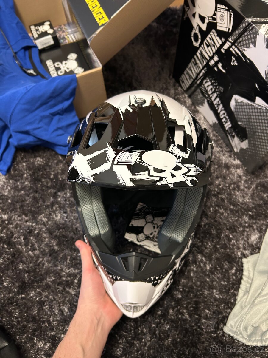 Grenzgaenger prilba, bunda, kikina a tricko - 12