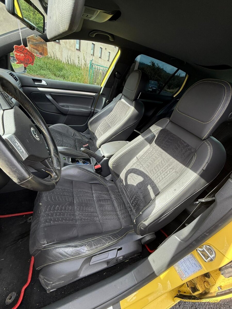 Golf V GTI Idice 30 PIRELLI - 12