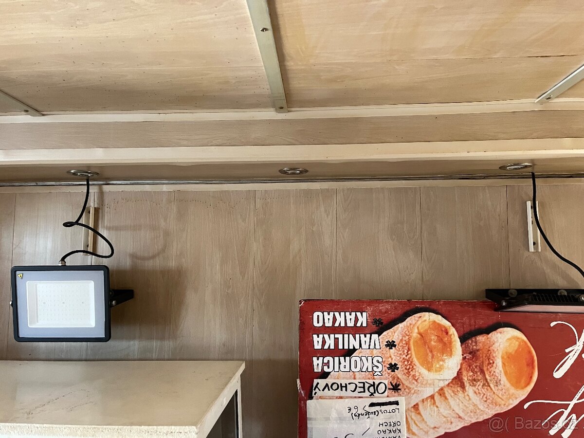 Pojízdná prodejna - 12