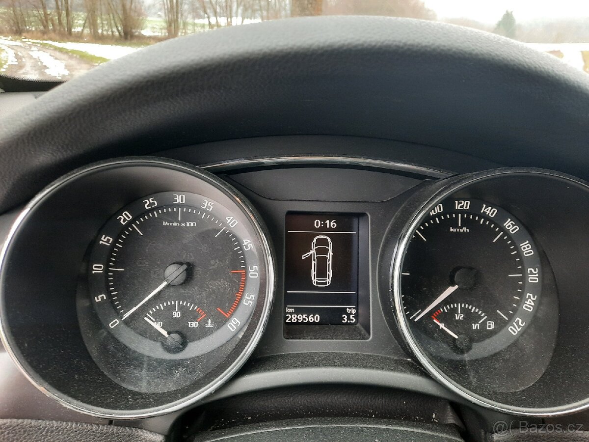 Škoda superb 2,0 tdi 103kw čr serviska r.v 2014 - 12