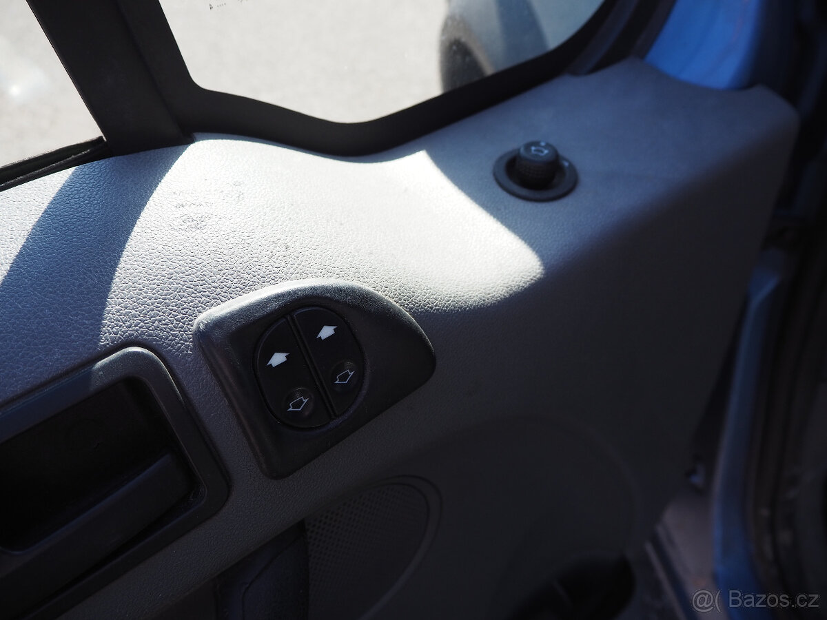 Ford Tourneo Connect 1.8 LPG klima, el. okna + zrcátka - 12