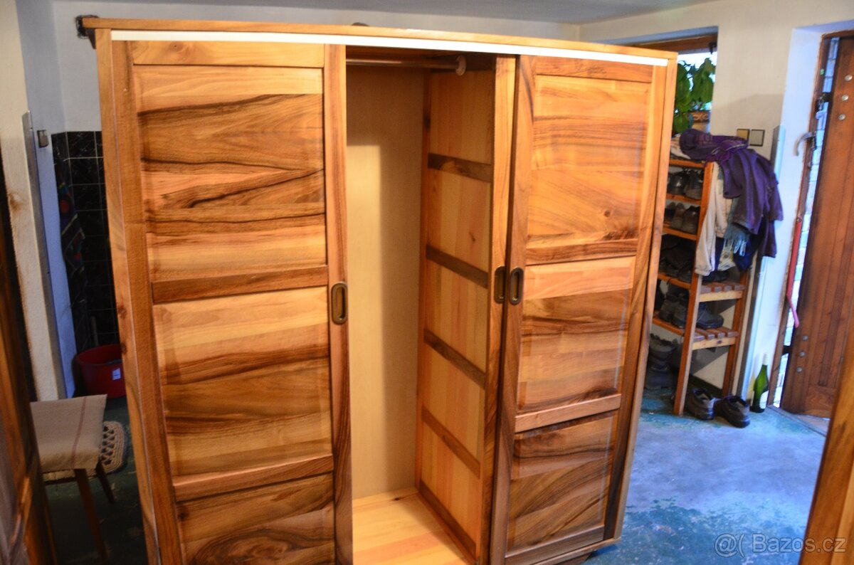 skříně s nástavci, masiv ořech - 12