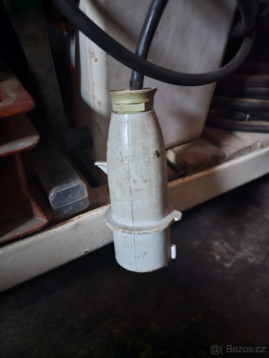 Zásuvky a kabely 230V + 380V - 16A, 25A, 32A, 60A - 12