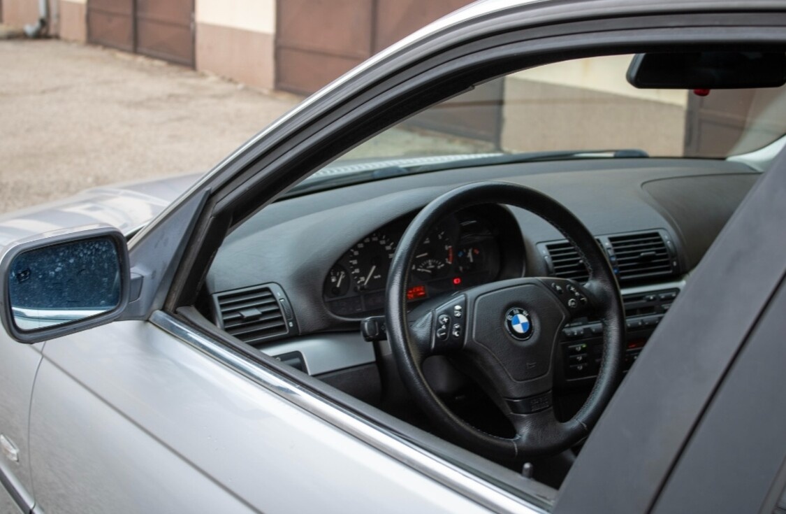 BMW 328i E46 2.8i 142 kW - 12