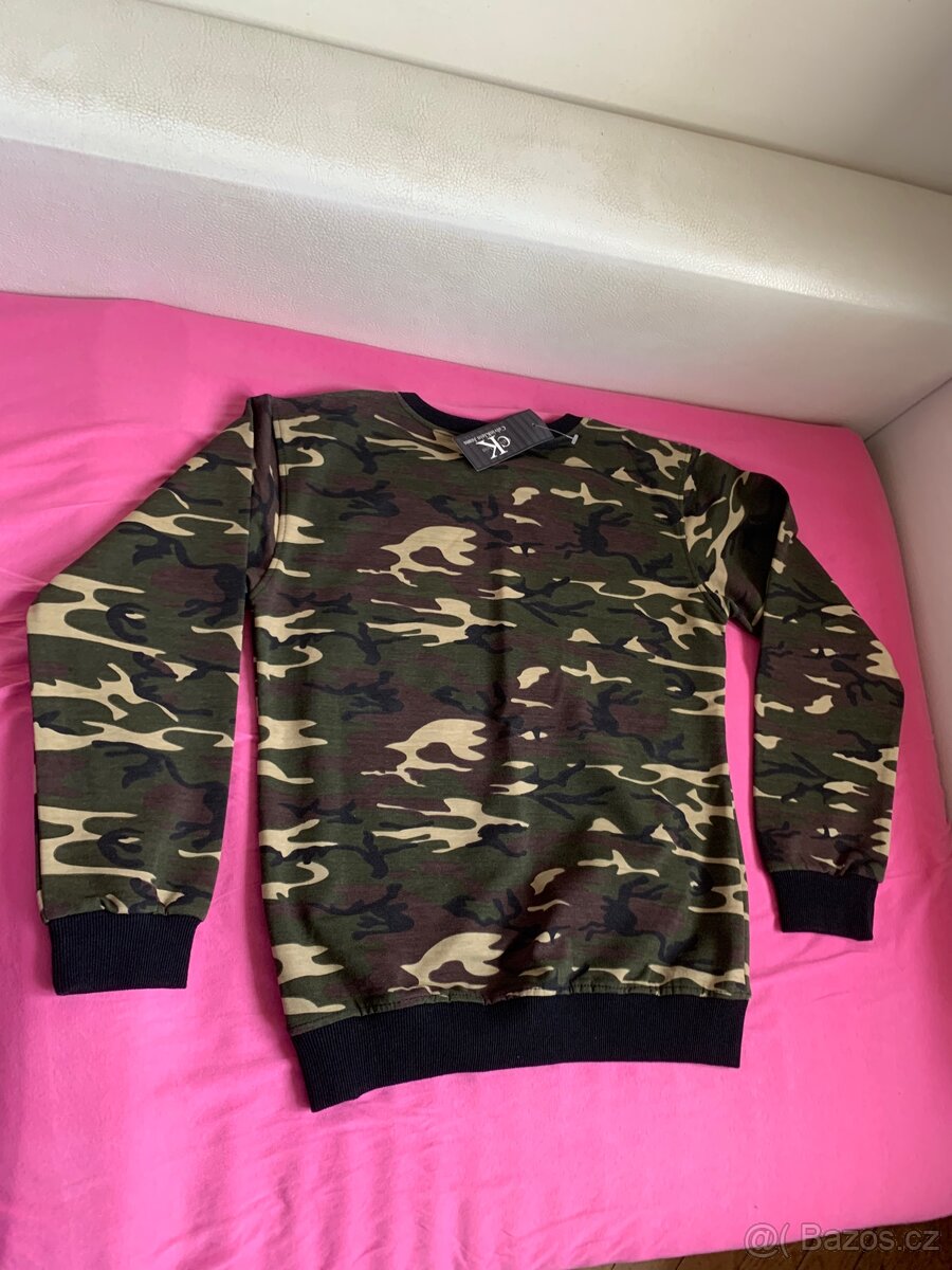 Krasna maskačová mikina Calvin Klein Nova s visackou - 12