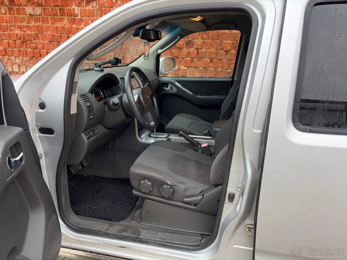 Nissan Pathfinder - 12