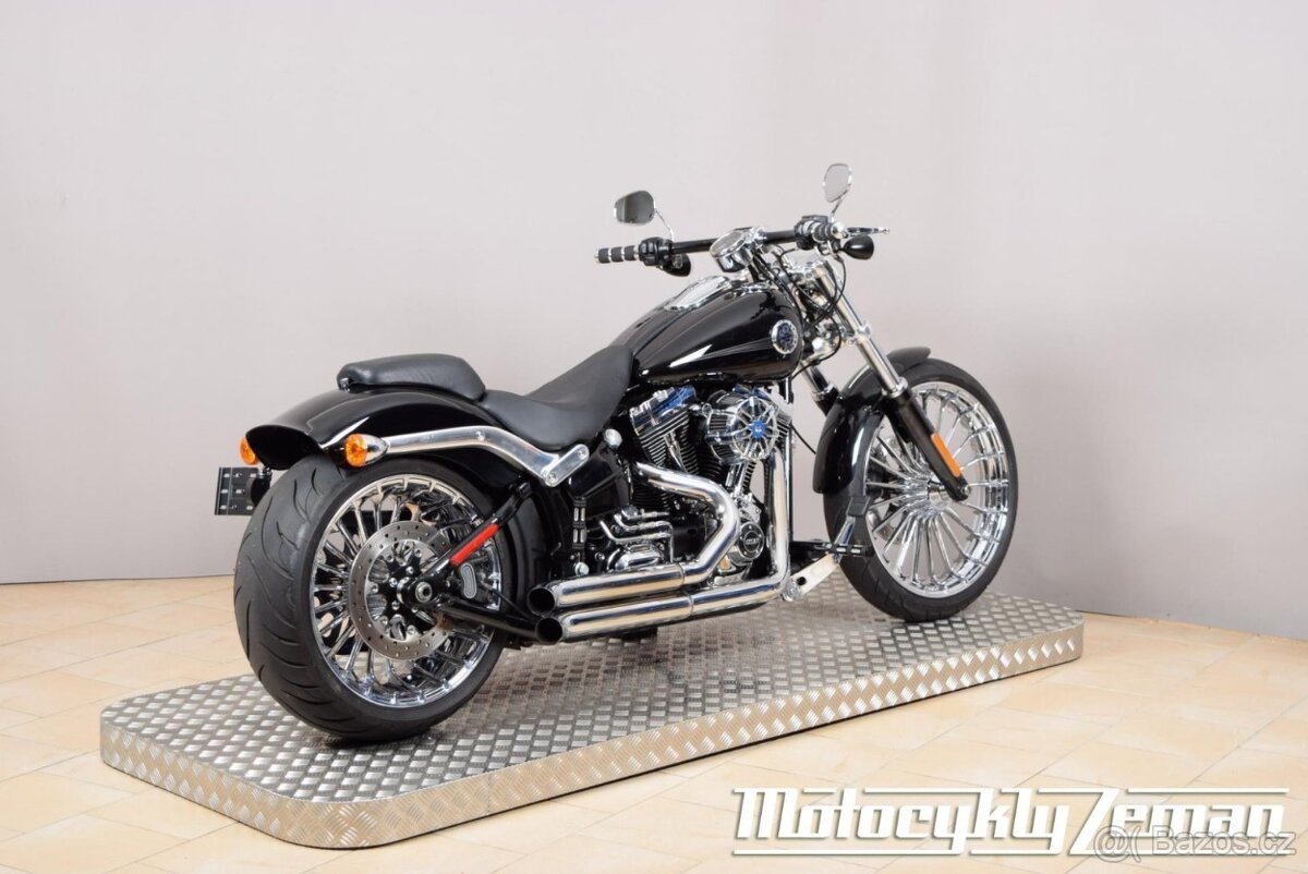 Harley-Davidson FXSB Softail Breakout 2103 - 12