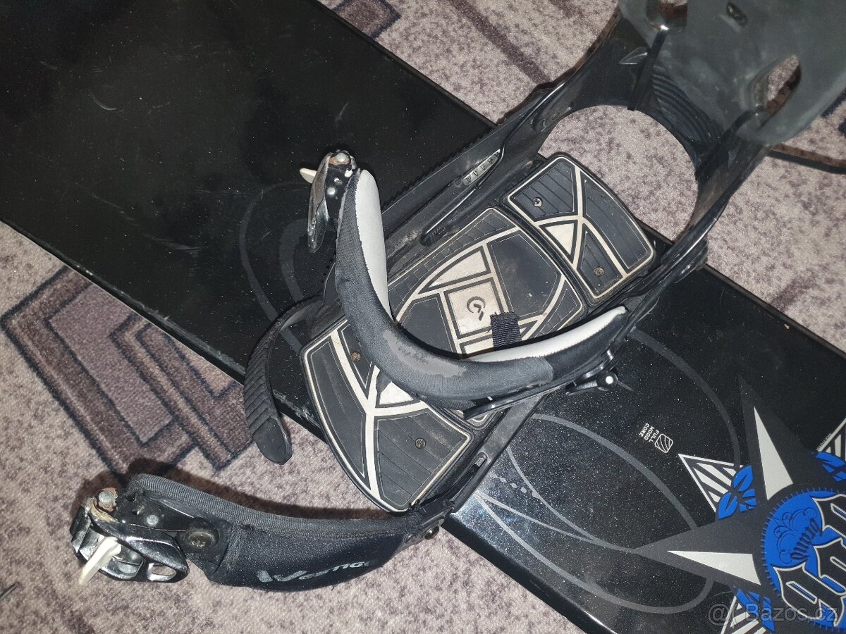 Snowboard s vázáním a botama - 12