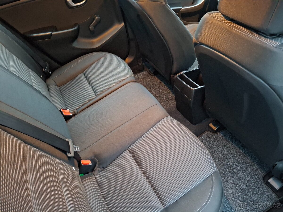 HYUNDAI i30 1.4 16V 74kw - 12