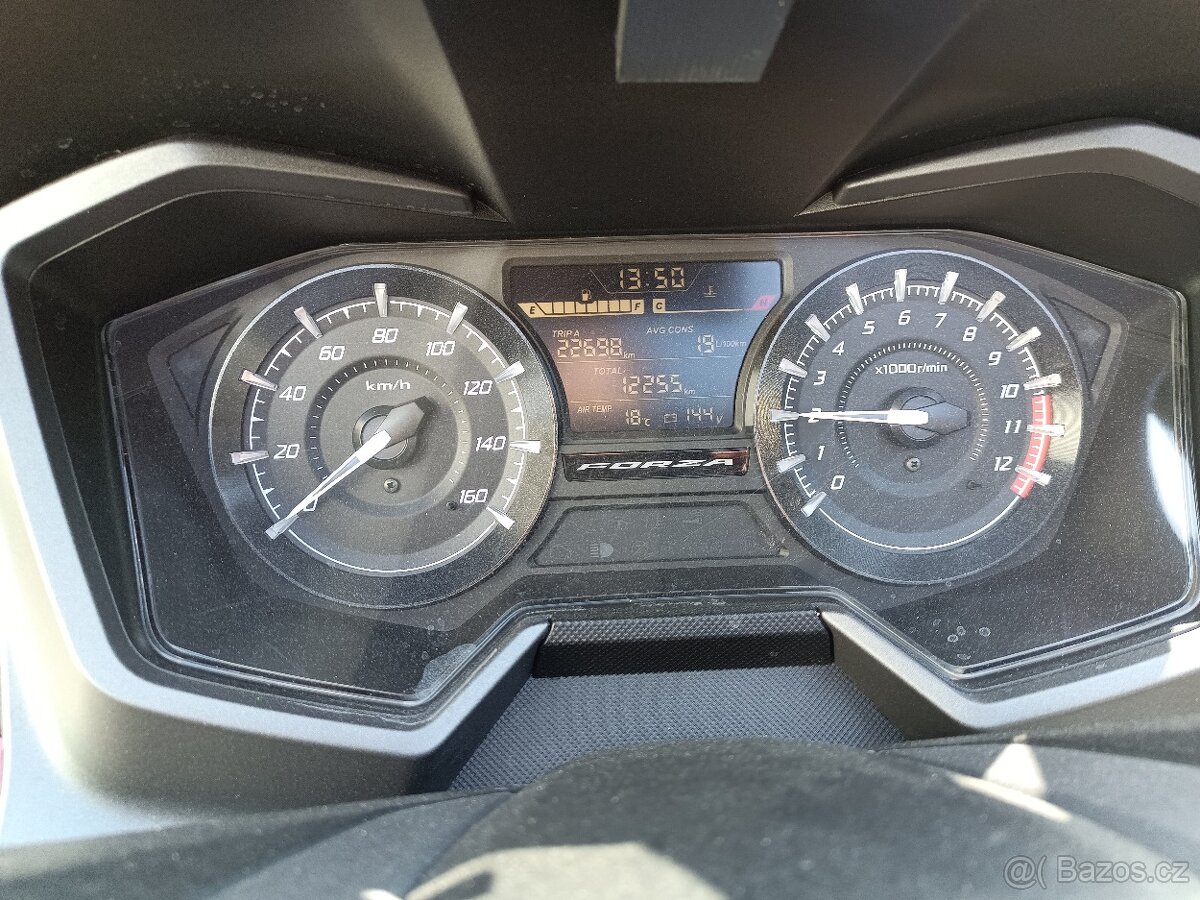 Honda Forza 125 - 12