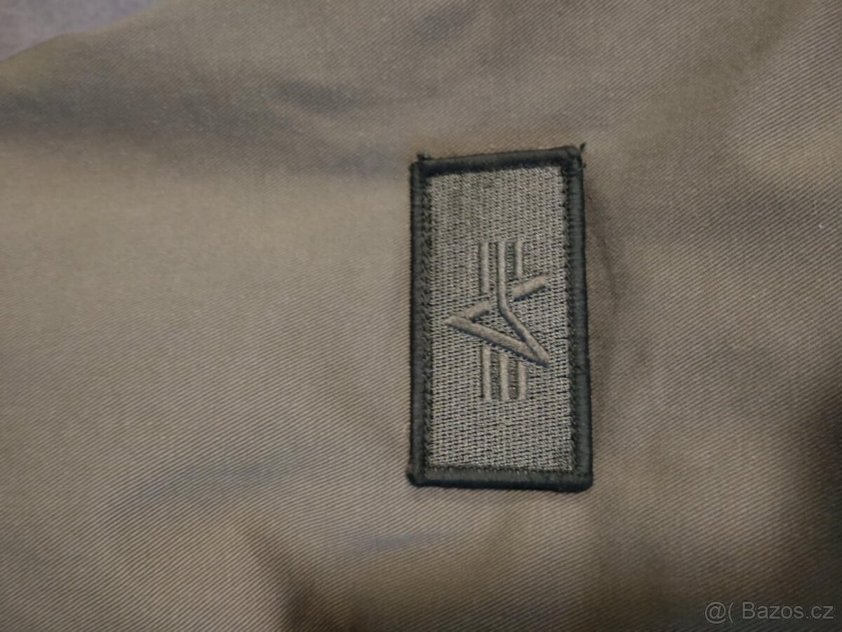 BUNDA PARKA M65 ALPHA INDUSTRIES OLIVE LIMITED L - 12