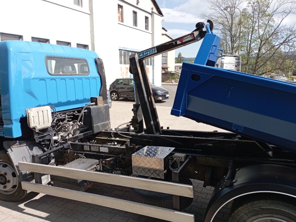 Prodám Mitsubishi Fuso kontejner - 12