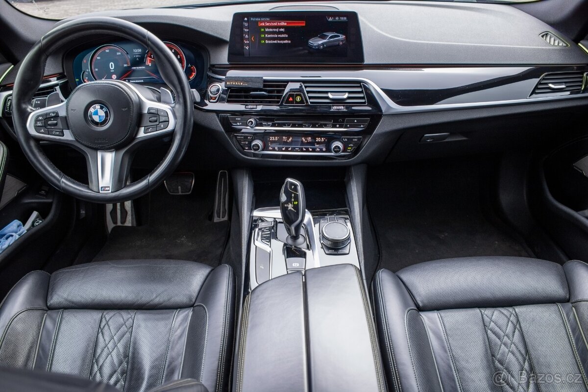 BMW Rad 5 M550i xDrive A/T - 12