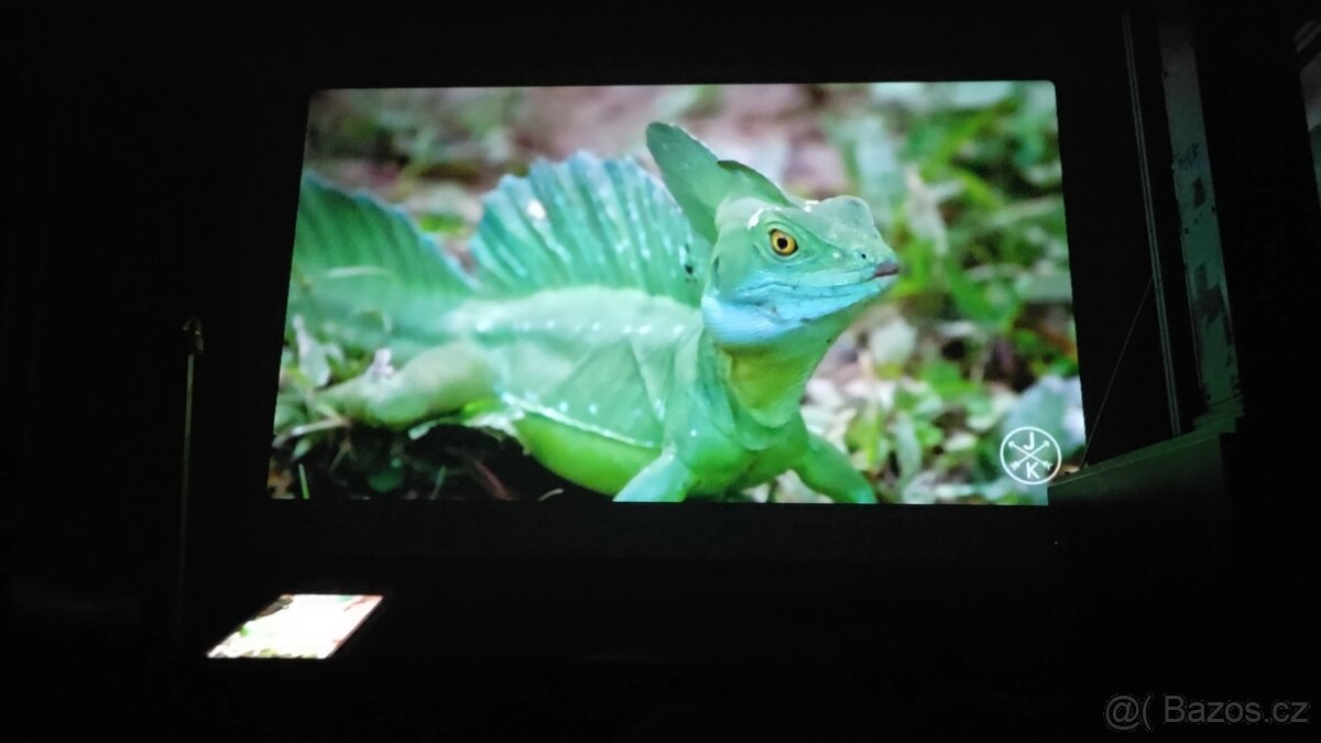 Odolný telefon s projektorem Tank4 TOP STAV - 12