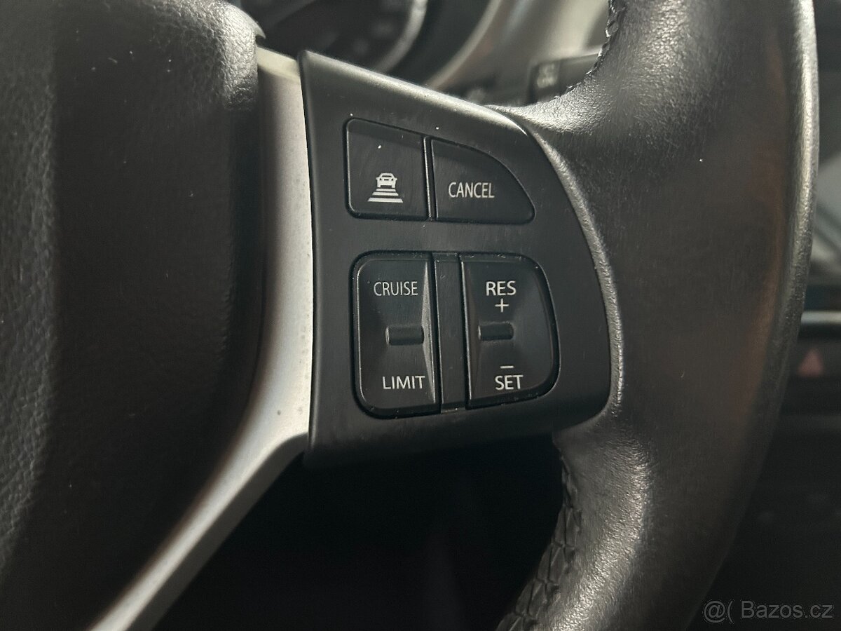 Suzuki Vitara 1.6i 4x4,SHINE,SERVISKA,TAŽNÉ - 12