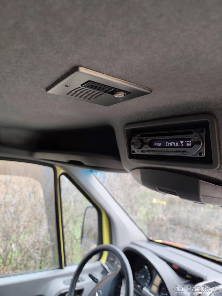 Sanitní vůz, Sanitka, Ambulance, Karavan - 12