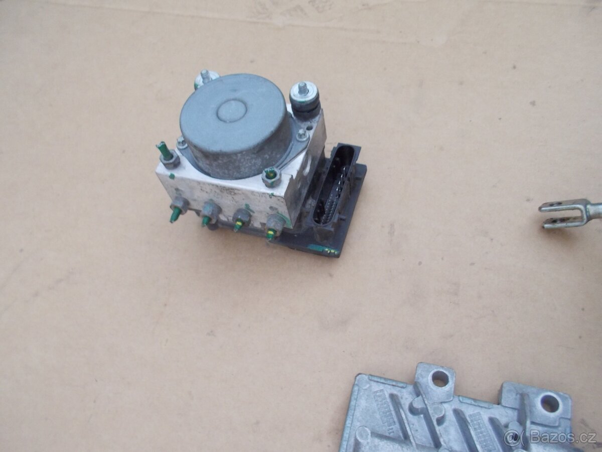 Díly 1. Dacia Sandero 1.2 16v 55kw model 2008-2012 - 12