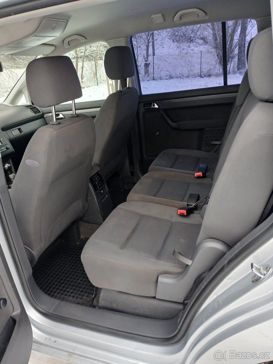 Vw touran 1.6mpi 75kw benzín - 12