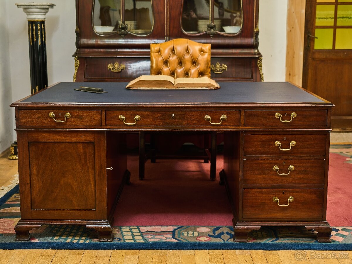 Velký anglický psací stůl. Oboustranný - 12