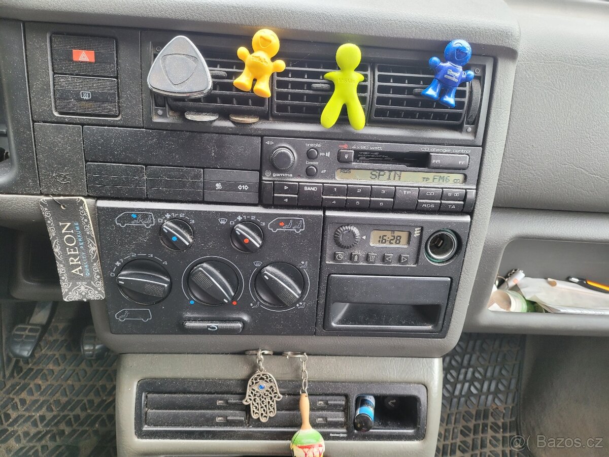 Prodam/Vyměním VW T4 Multivan 2.5 tdi 75 kw 7míst ORIGINAL - 12