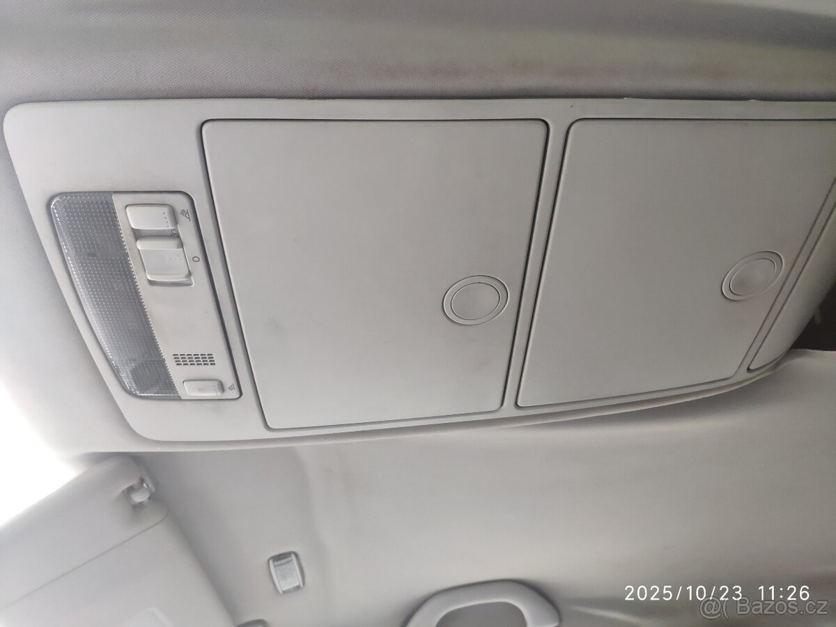 Volkswagen Touran 2.0i CNG, najeto jen 162.000 km - 12