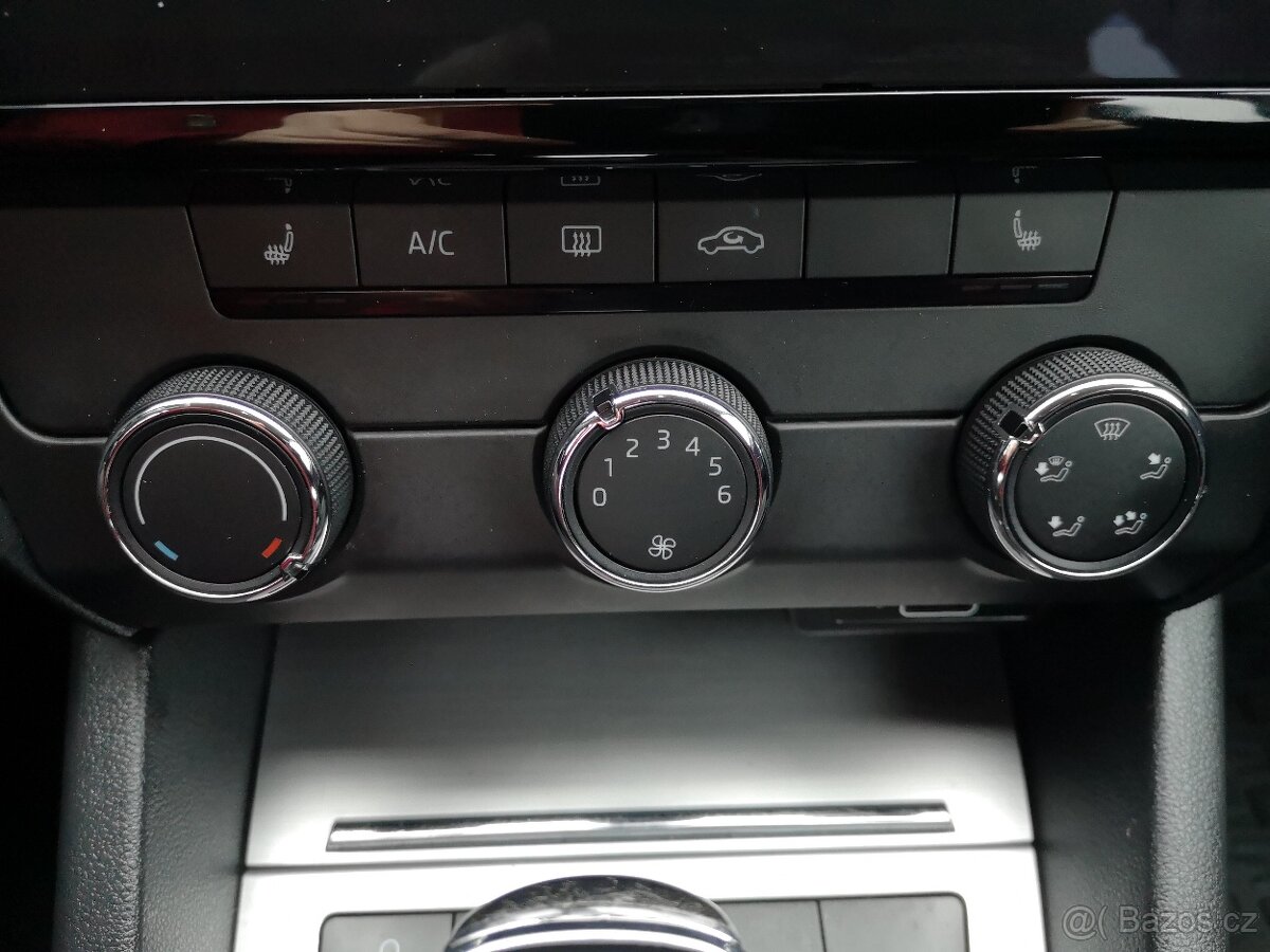 ŠKODA III COMBI /DSG/1.MAJITEL/ČR/PLNÝ SERVIS/NAVIGACE/DPH/ - 12