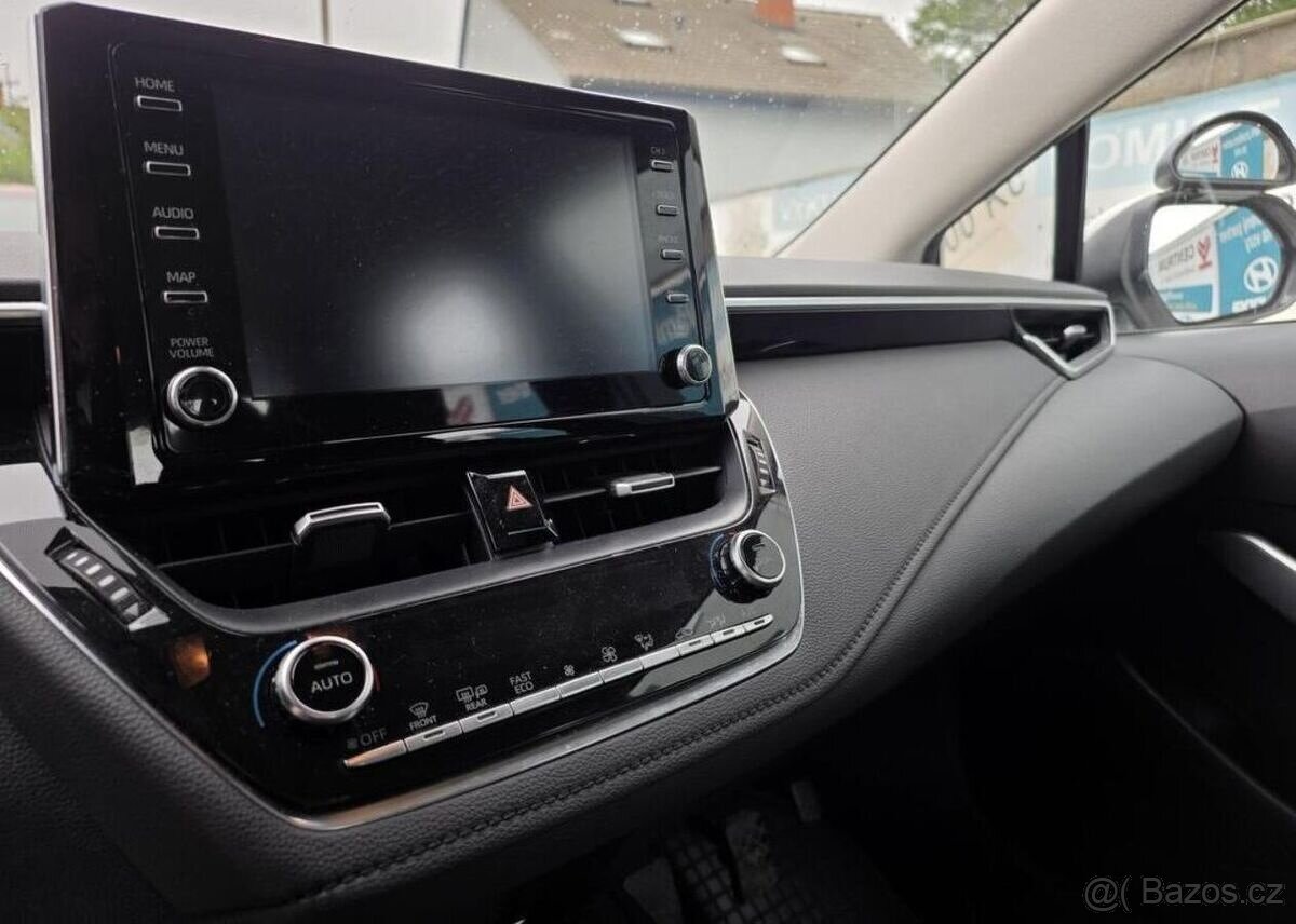 Toyota Corolla 1.8-HYBRID-ZN.SERVIS-AUT.KLIMA - 12