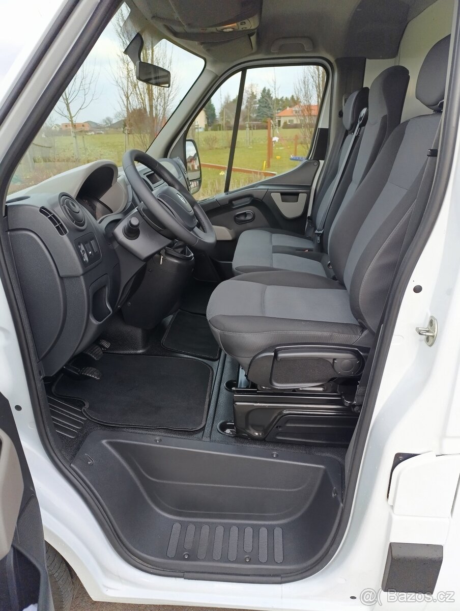 Renault master pojízdná prodejna. - 12