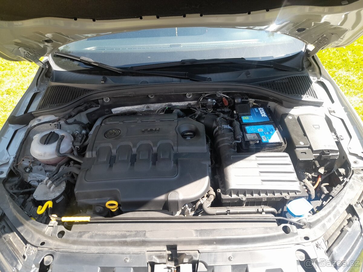 Škoda Octavia 3 RS,2.0 tdi, koupeno nové v ČR. - 12