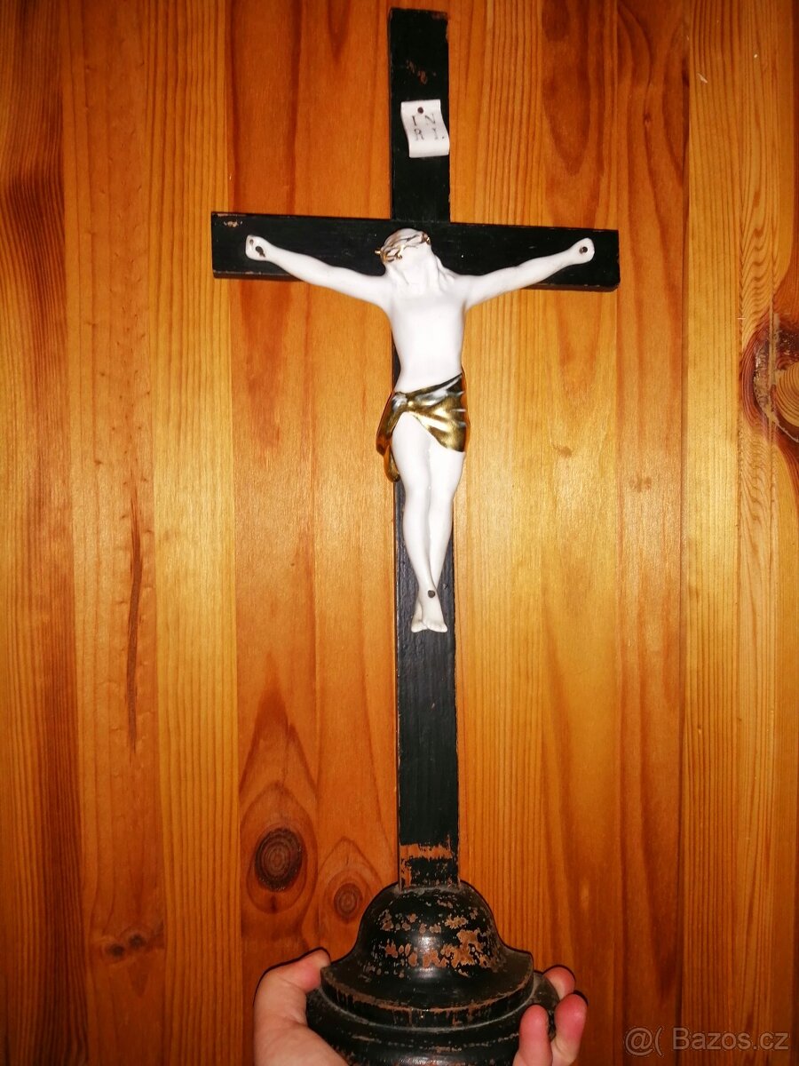 Kříž s Ježíšem Kristem - 12