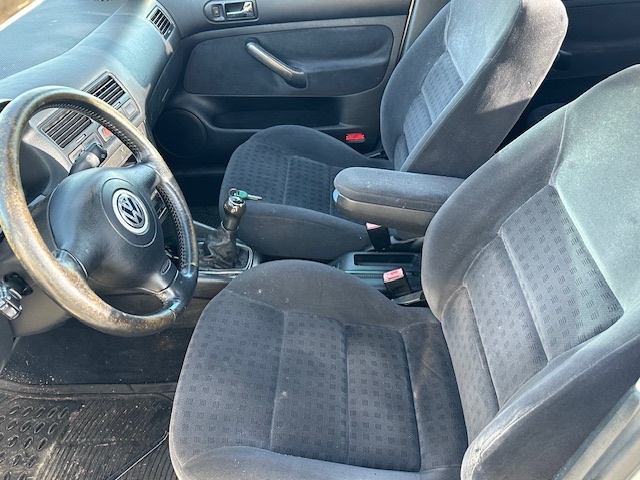 Volkswagen Bora 1.6 benzin - 12