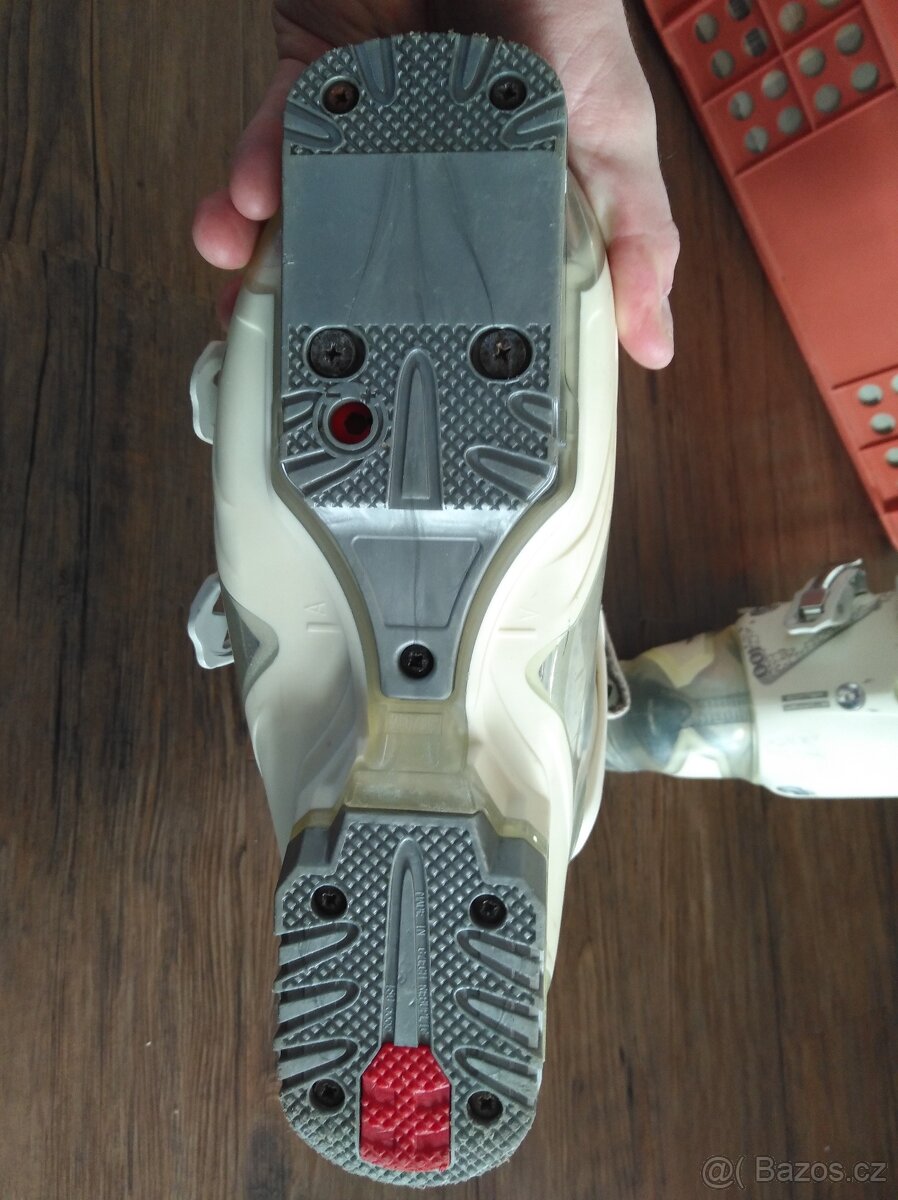 Prodám velmi pěkné dámské lyžáky HEAD velikost 38 - 12