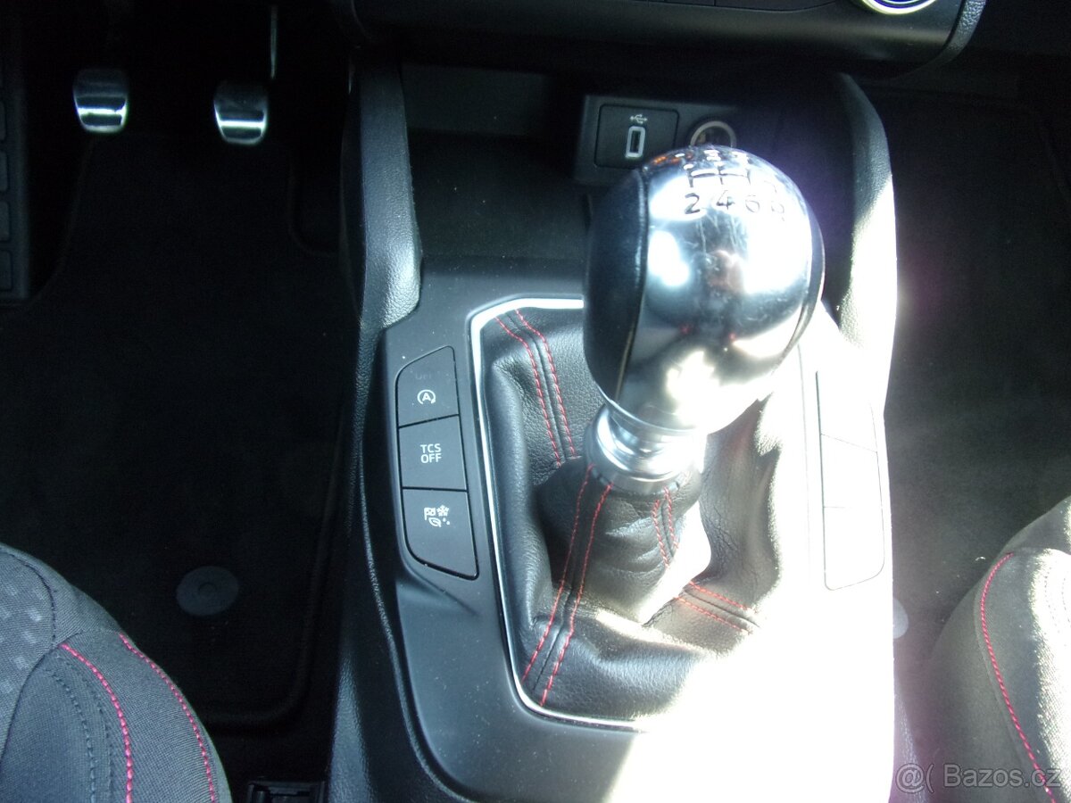 PRODÁM Ford Focus 1.0 EcoBoost ST-Line 1.maj. - 12