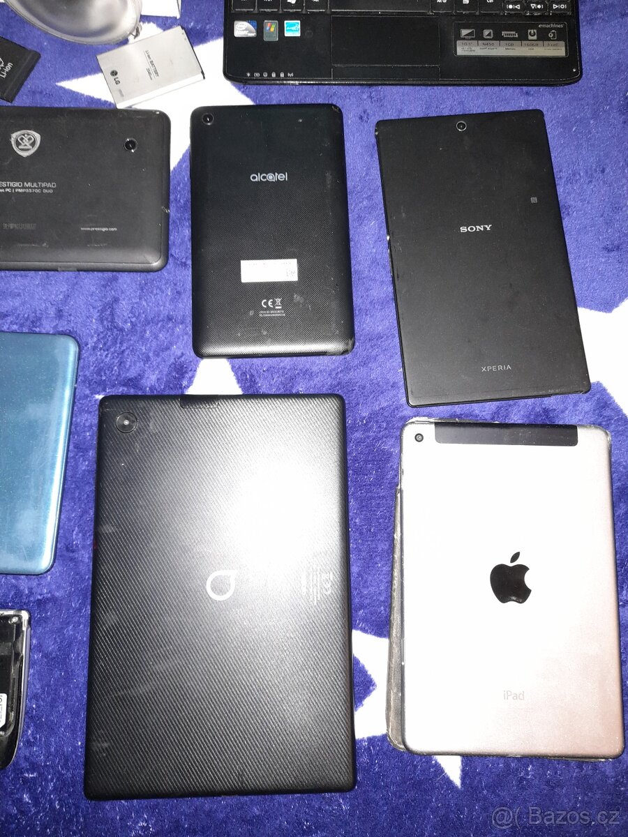 Elektronika telefony počítač tablety - 12