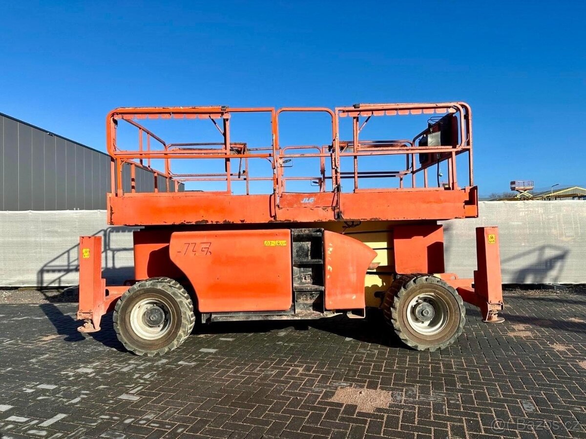 Terénní nůžková plošina JLG 3394 RT - 12