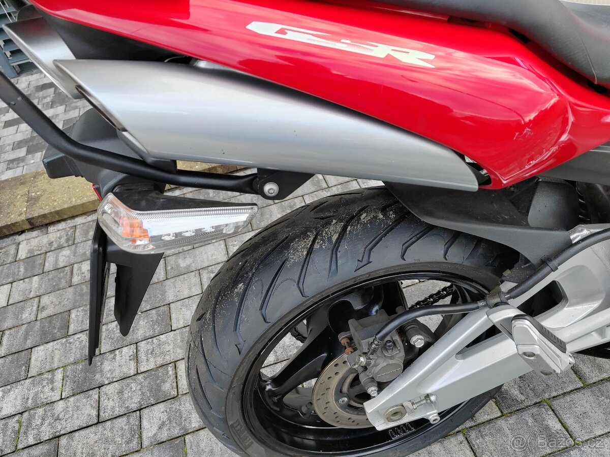 Suzuki gsr 600 super stav - 12