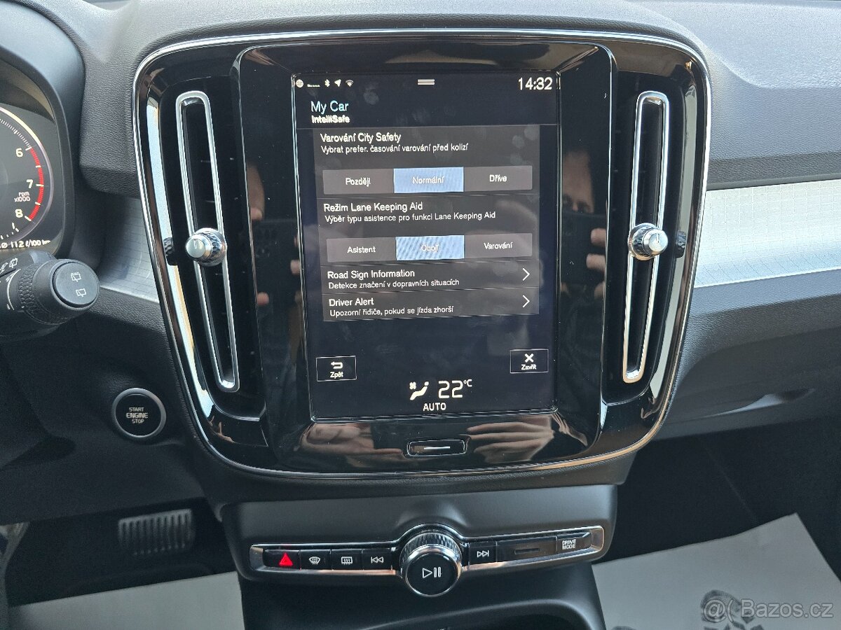 VOLVO XC40 2,0 182kW T5 AWD MOMENTUM Auto ČR 2019 LED + KŮŽE - 12