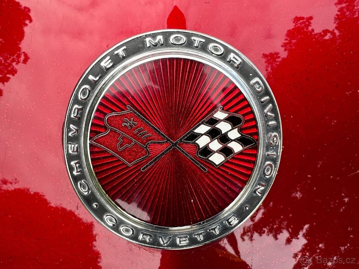 Chevrolet Corvette 1973 – klasický americký kabriolet s V8 - 12