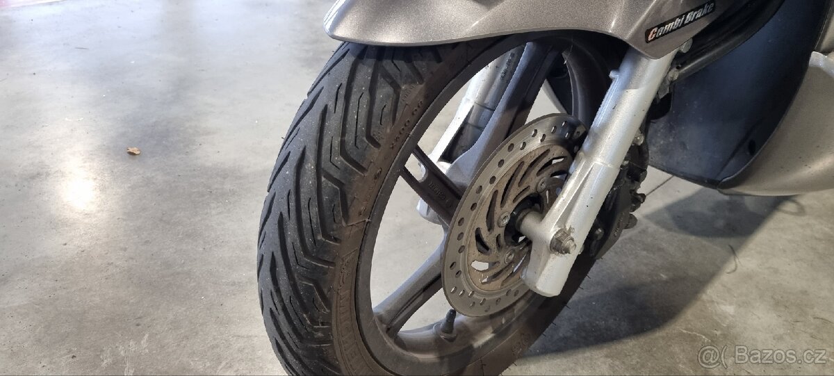 Skútr Honda 125PCX - 12