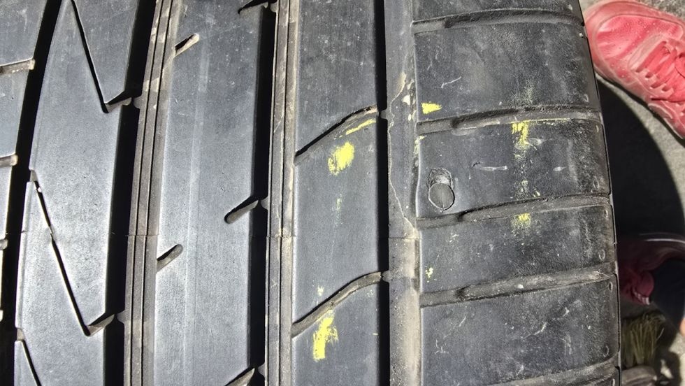 Letní pneu 245/35/19 Hankook - 12