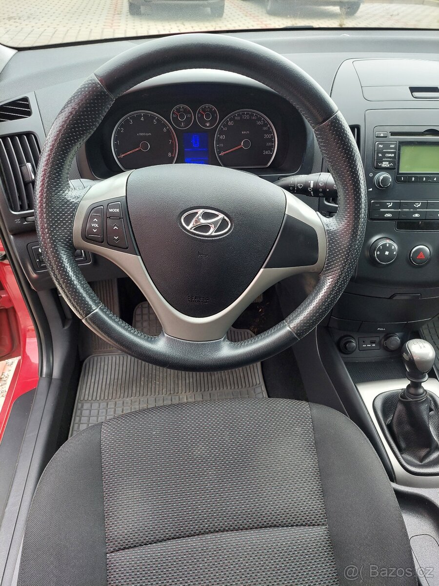 Hyundai i30 hatchback - 12